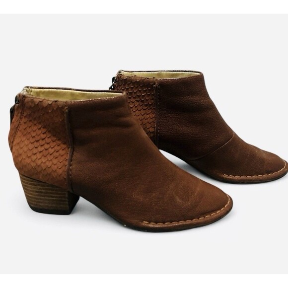 Clarks Women's Brown Spicy Ruby Tan Leather Ankle Booties Boots Sz 6 - Picture 3 of 9
